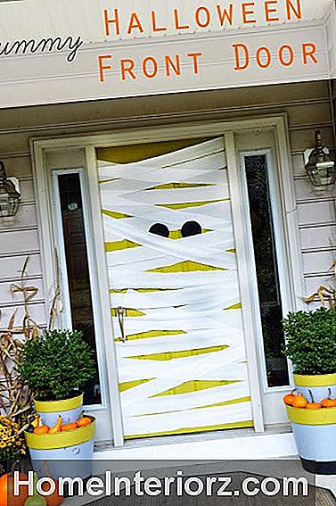 Mummy Halloween Door Design
