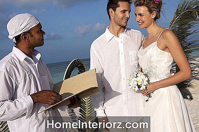 Bryllupspar på øya feriested seremoni