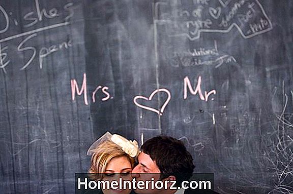 Skolmedelsbröllop Idéer för lärare och klassens älskling