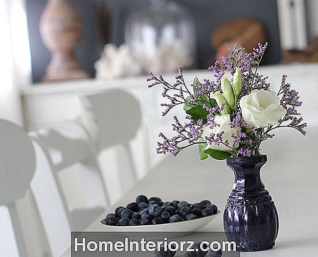 blomstervase på bordet