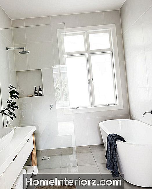 Badezimmer Inspiration weiße Wanne Dusche
