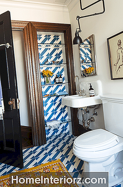 Badezimmer Inspiration blau Fliese Kontrast eklektisch