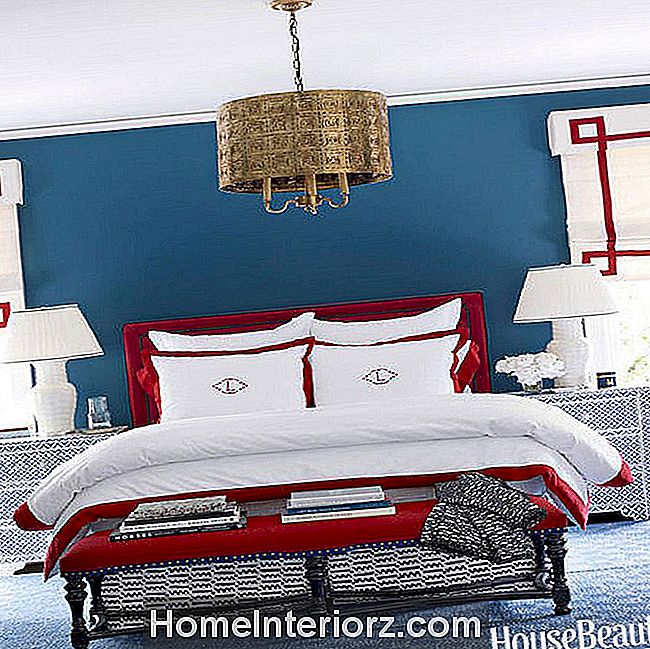 Sarkanās, baltas un zilās guļamistabas dekorēšana