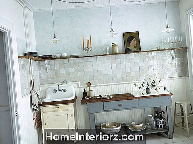 witte en blauwe vintage rustieke keuken