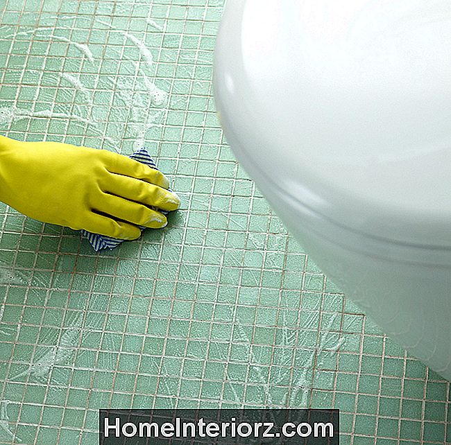 Como consertar uma base de vaso sanitário com vazamento