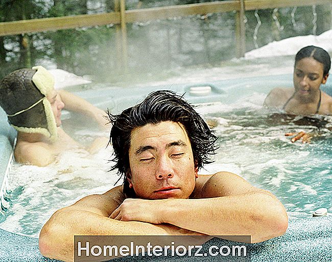 Termos banheira quente: coisas que você deve saber se você possui um spa